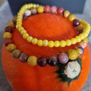 🎃 Sice už je po Halloweenu, ale v telefonu mi zůstaly tyhle podzimní fotky a já je prostě musím dát ven! Náramky focené...