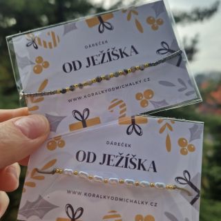 Jemná pološňůrka ve dvou přírodních variantách perly a rodonit. Minimalistický doplněk, který sedí ke každému outfitu. Na...